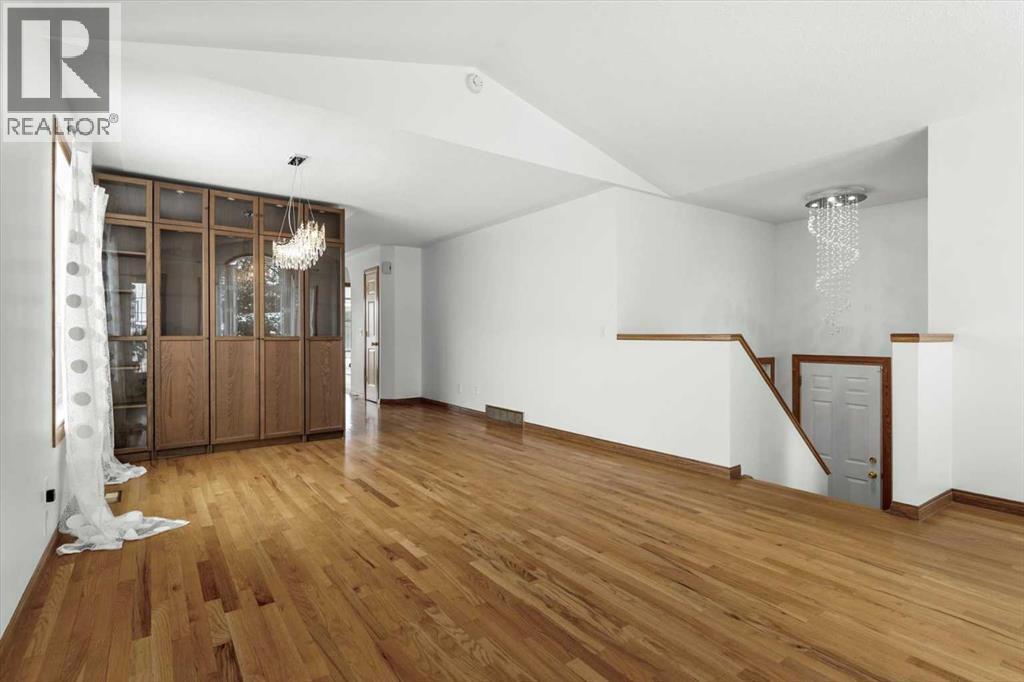 Single Family House Bi-level for Sale in  Scurfield Drive NW Scenic Acres Calgary 