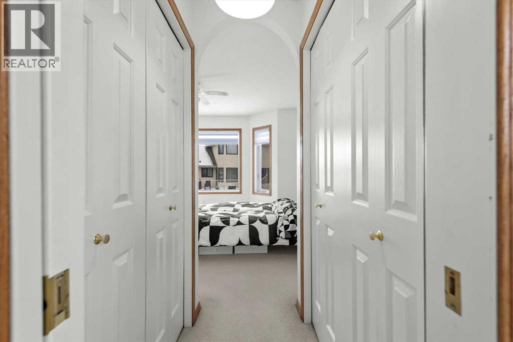 Single Family House Bi-level for Sale in  Scurfield Drive NW Scenic Acres Calgary 