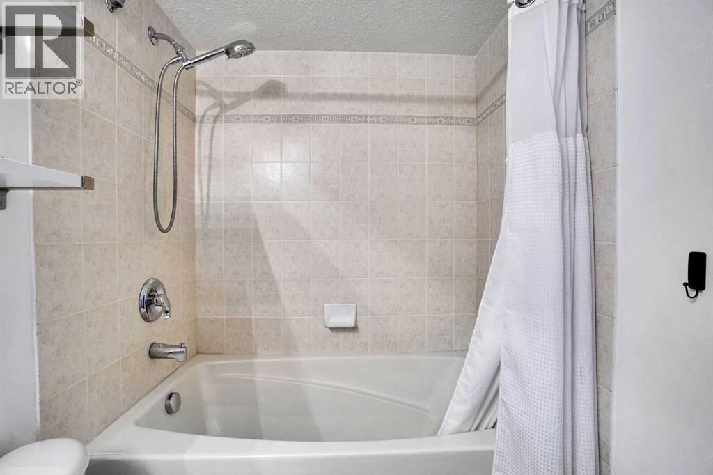 Single Family House for Sale in    Avenue SW Sunalta Calgary 