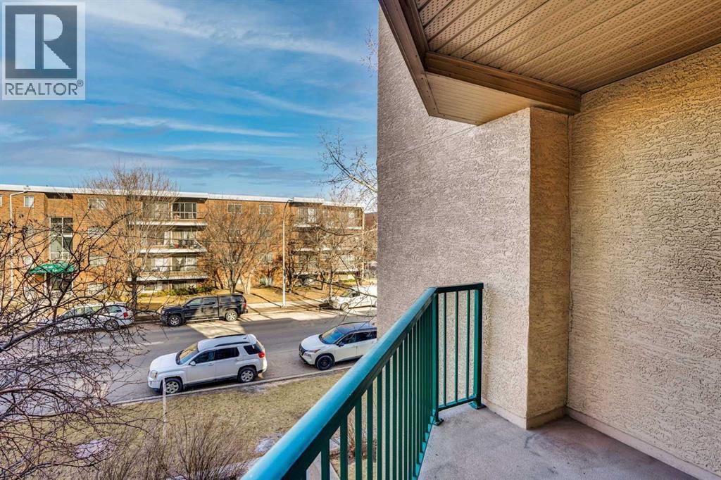 Single Family House for Sale in    Avenue SW Sunalta Calgary 