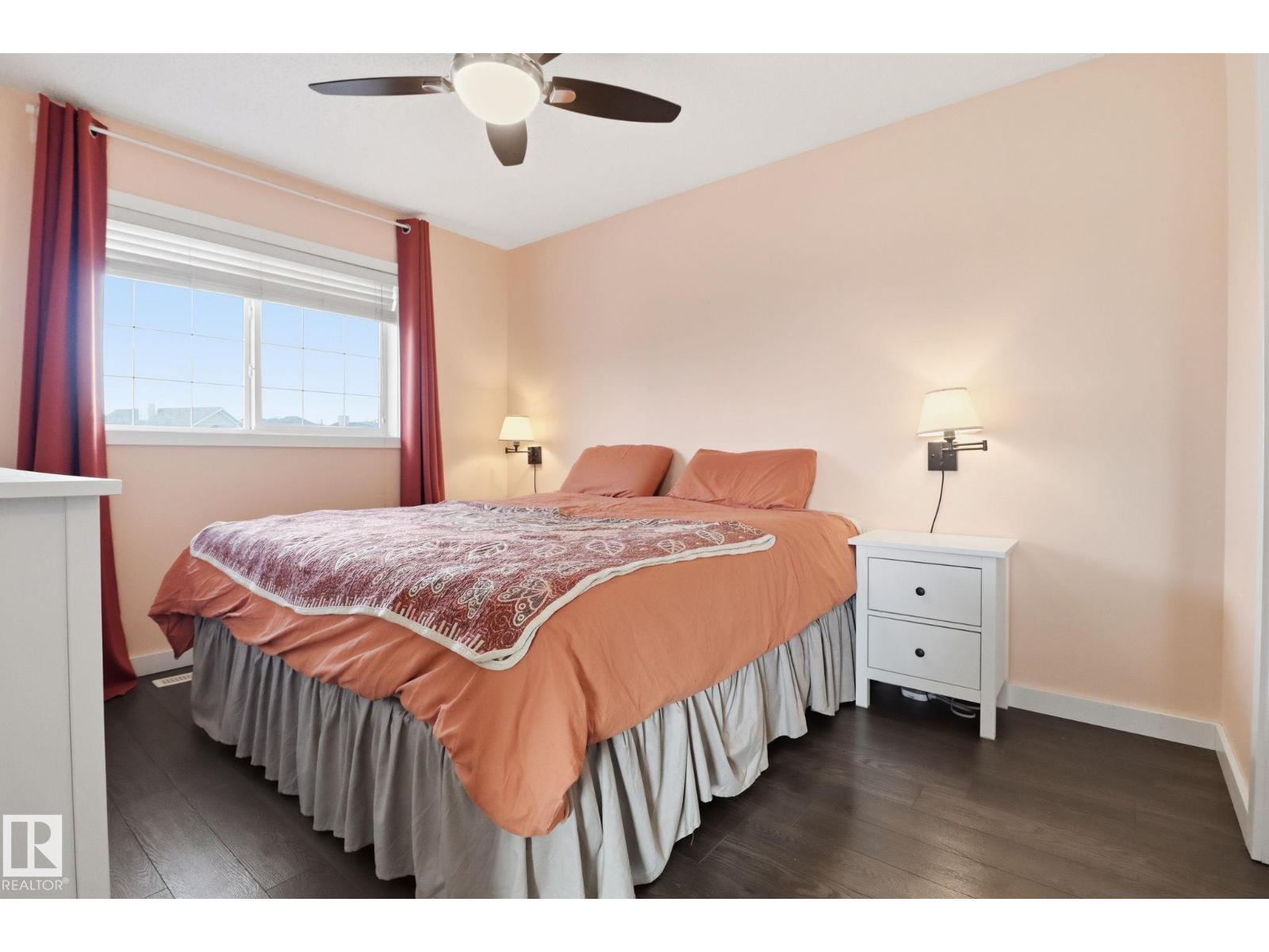 9037 Scott CR NW, Edmonton