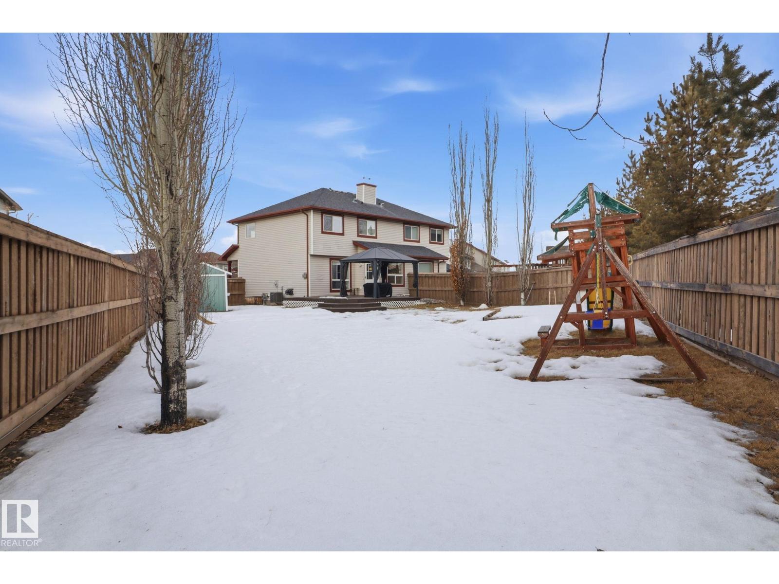 9037 Scott CR NW, Edmonton