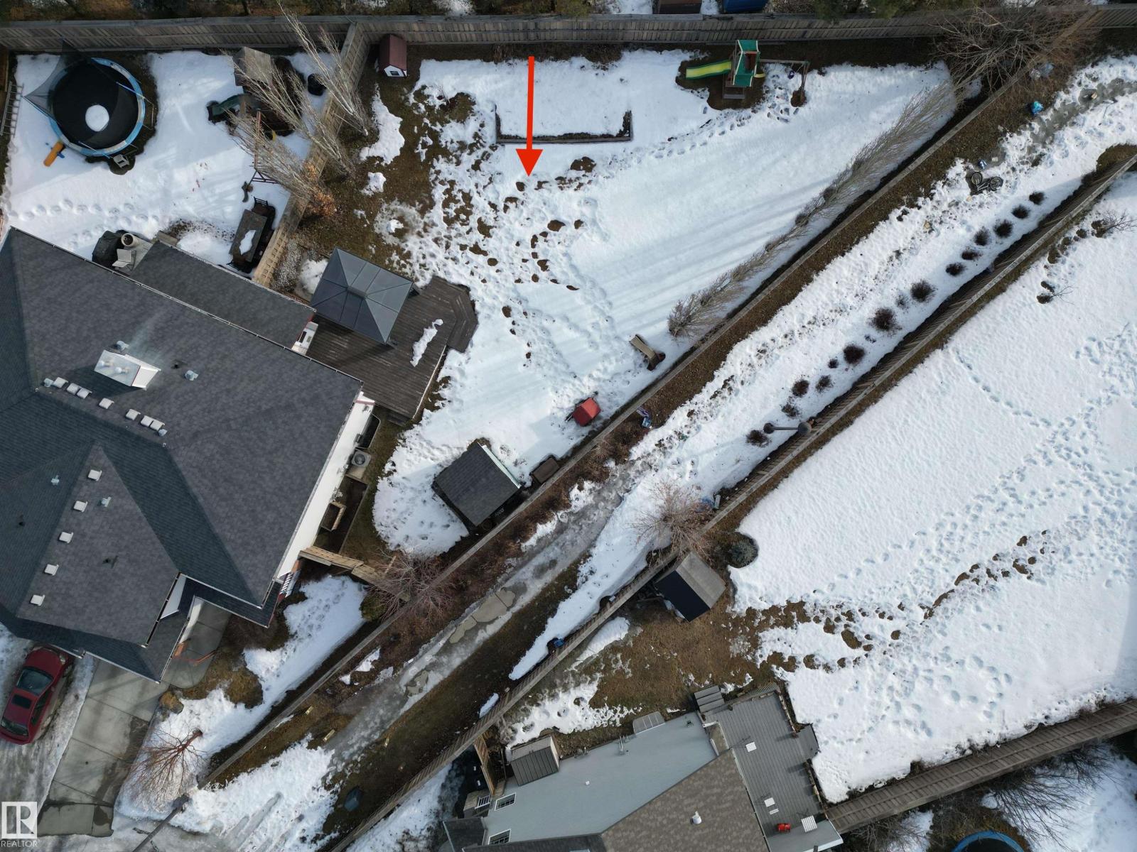 9037 Scott CR NW, Edmonton