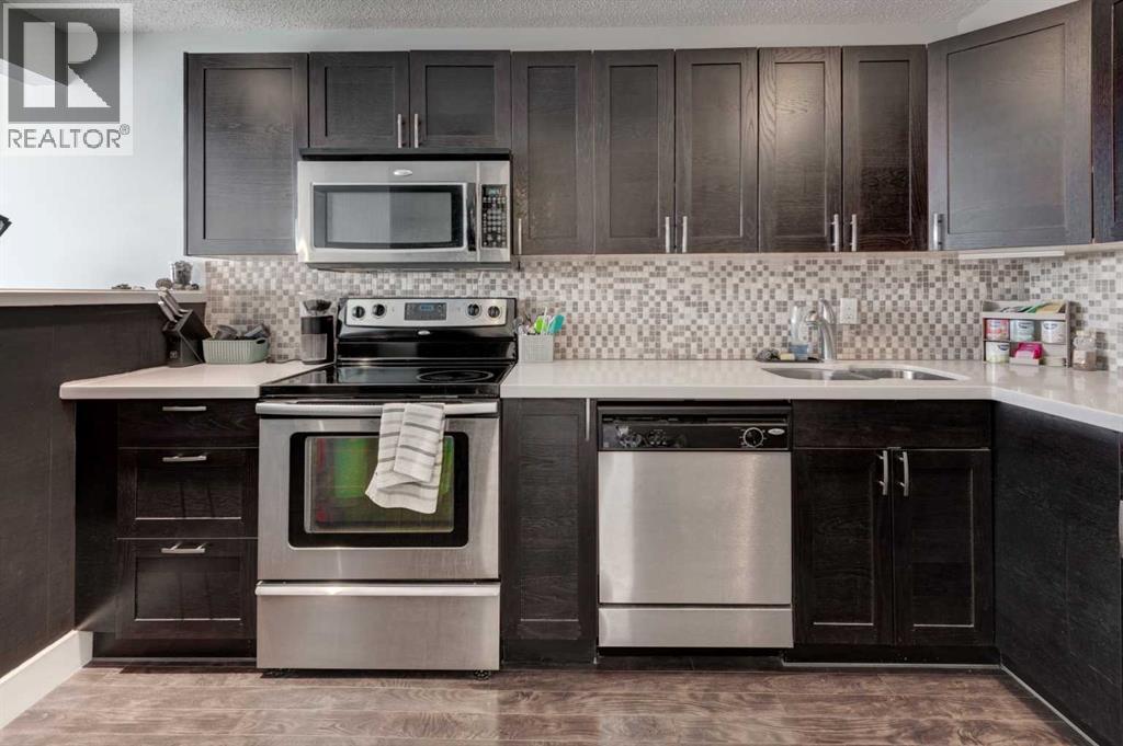 Single Family House for Sale in    Avenue SW Windsor Park Calgary 