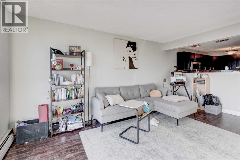 Single Family House for Sale in    Avenue SW Windsor Park Calgary 