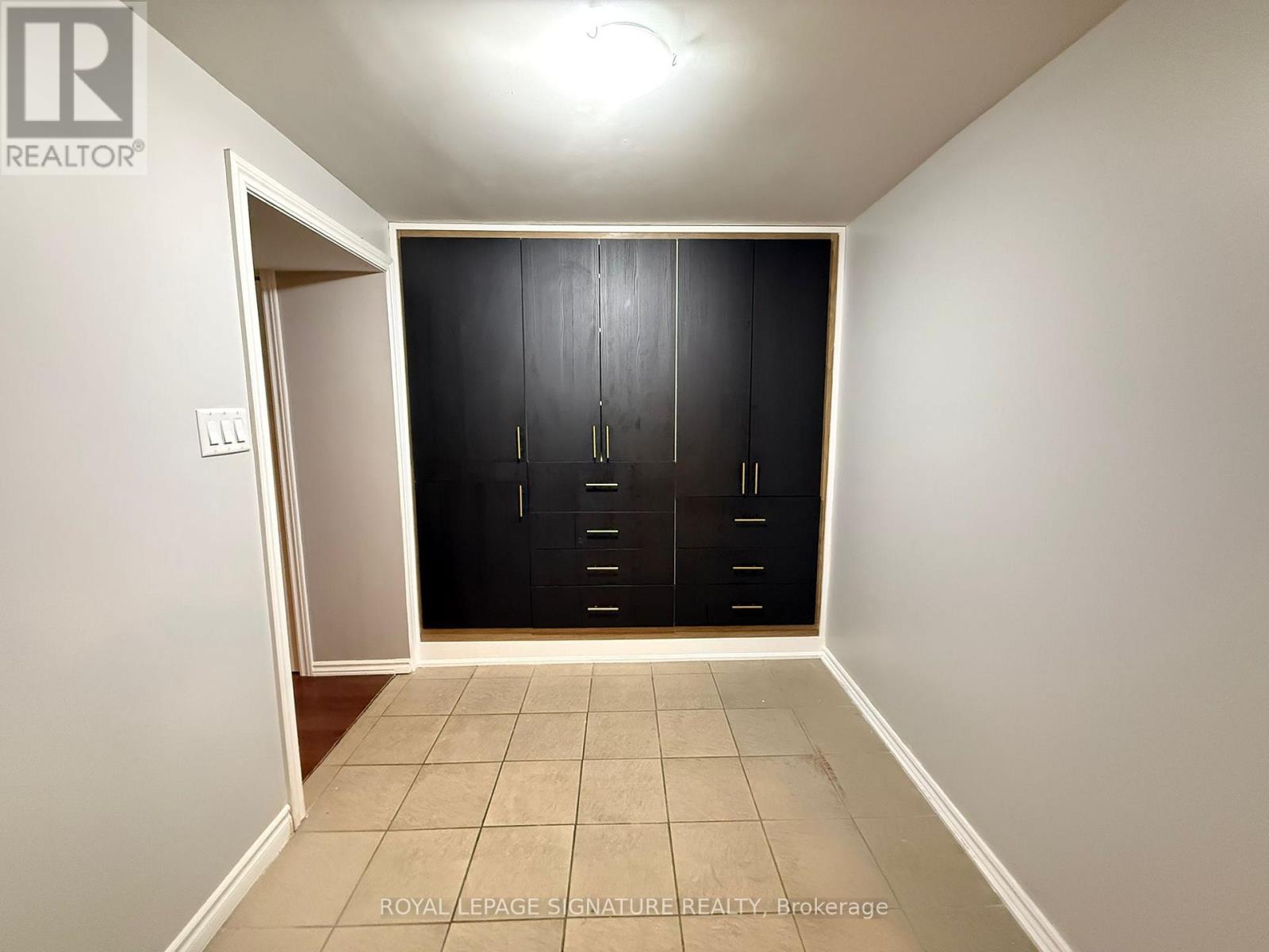 BSMT - 40 BARKWIN DRIVE - Photo 3 of 12, Toronto (Thistletown-Beaumonde Heights), Ontario