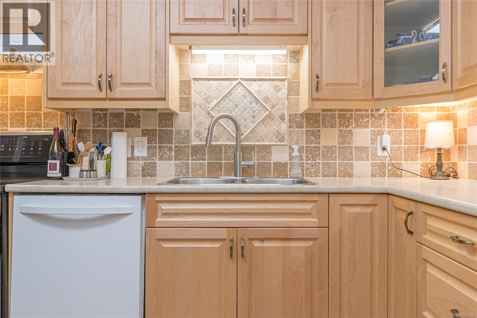 203 354 Morison Ave, Parksville