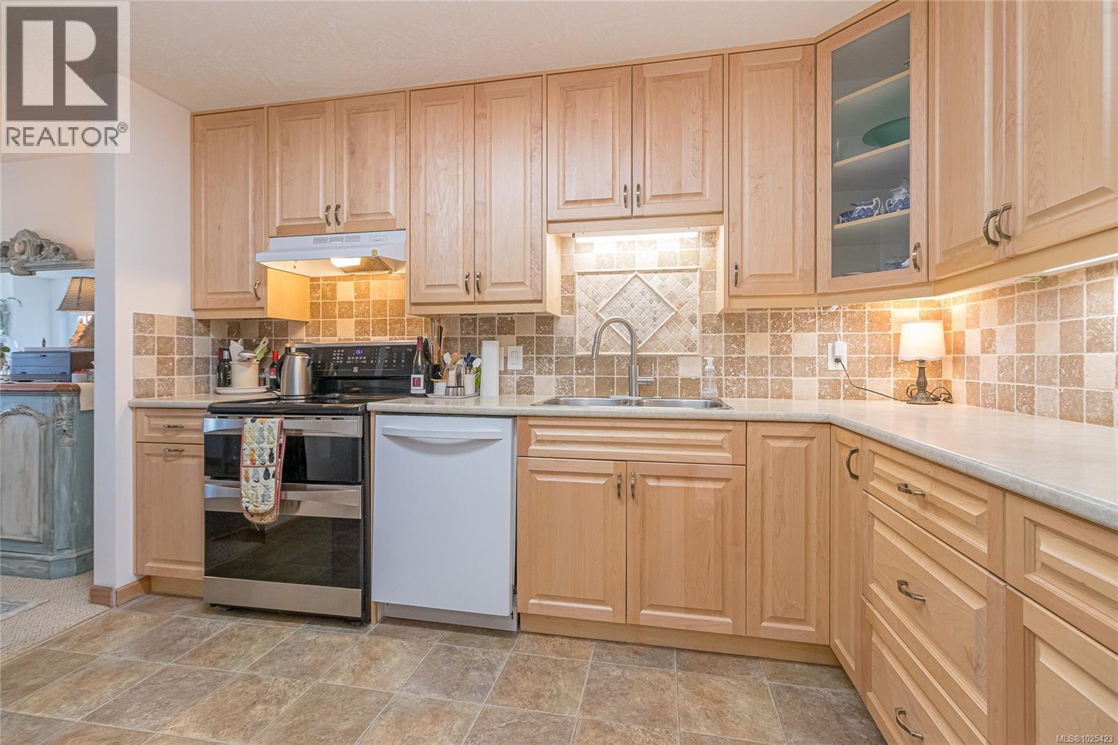 203 354 Morison Ave, Parksville