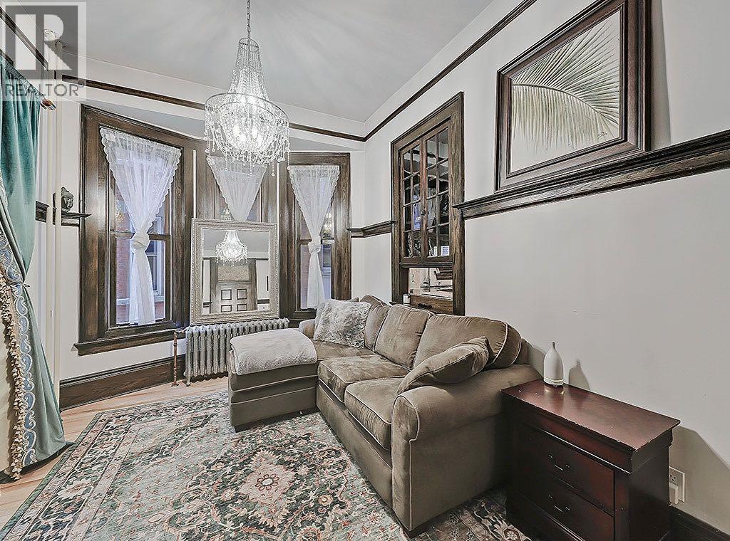 Single Family House Loft for Sale in    Avenue SW Lower Mount Royal Calgary 