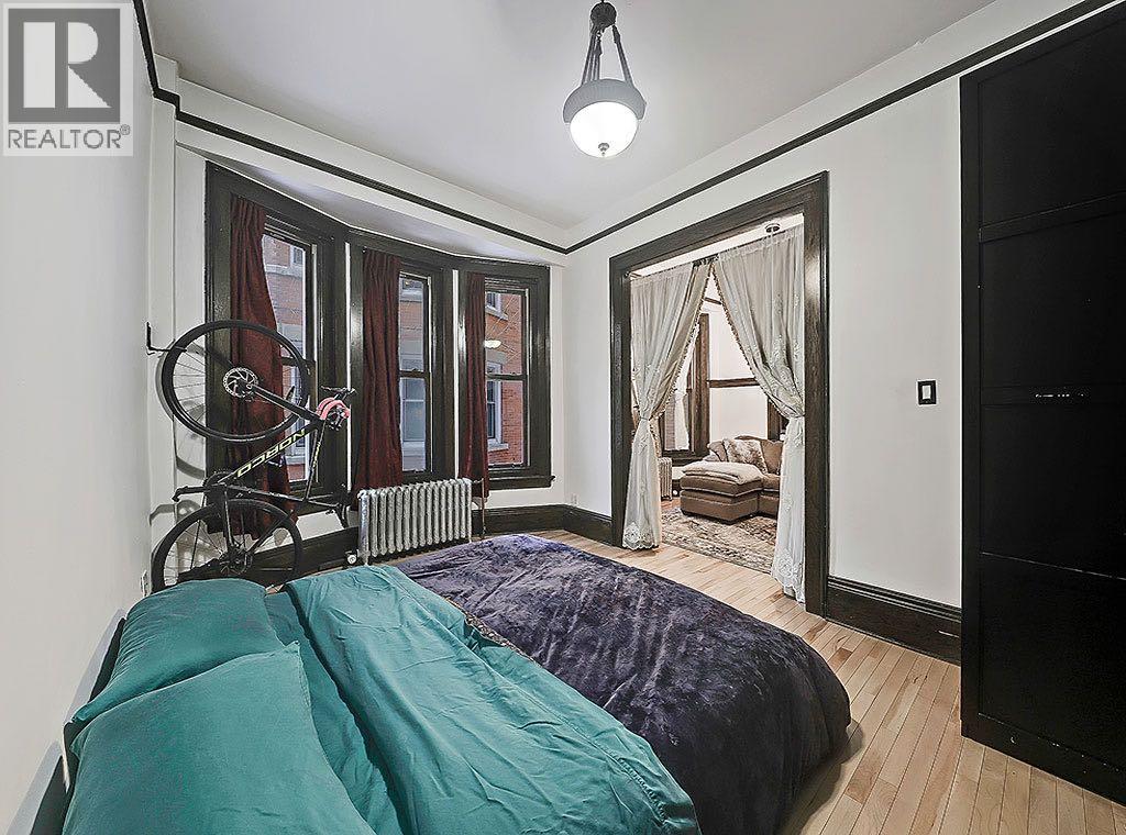 Single Family House Loft for Sale in    Avenue SW Lower Mount Royal Calgary 