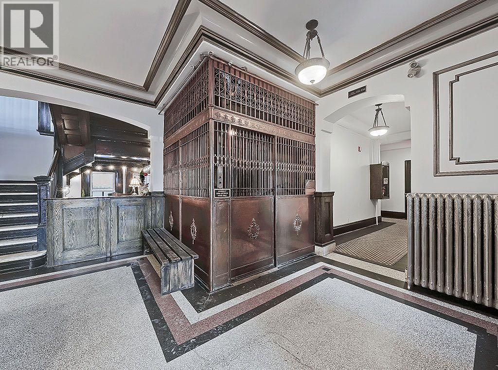 Single Family House Loft for Sale in    Avenue SW Lower Mount Royal Calgary 