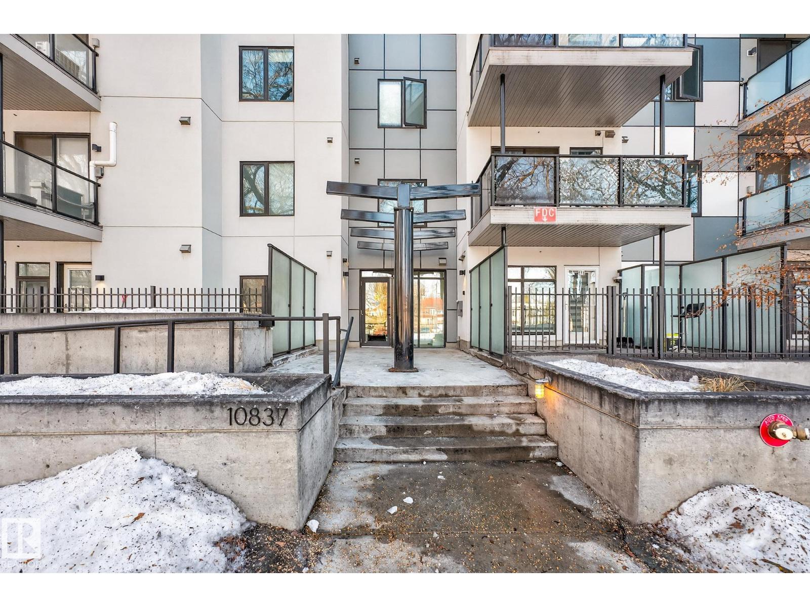 #304 10837 83 AV NW, Edmonton