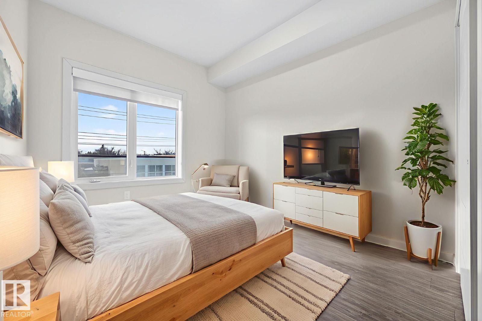 #304 10837 83 AV NW, Edmonton