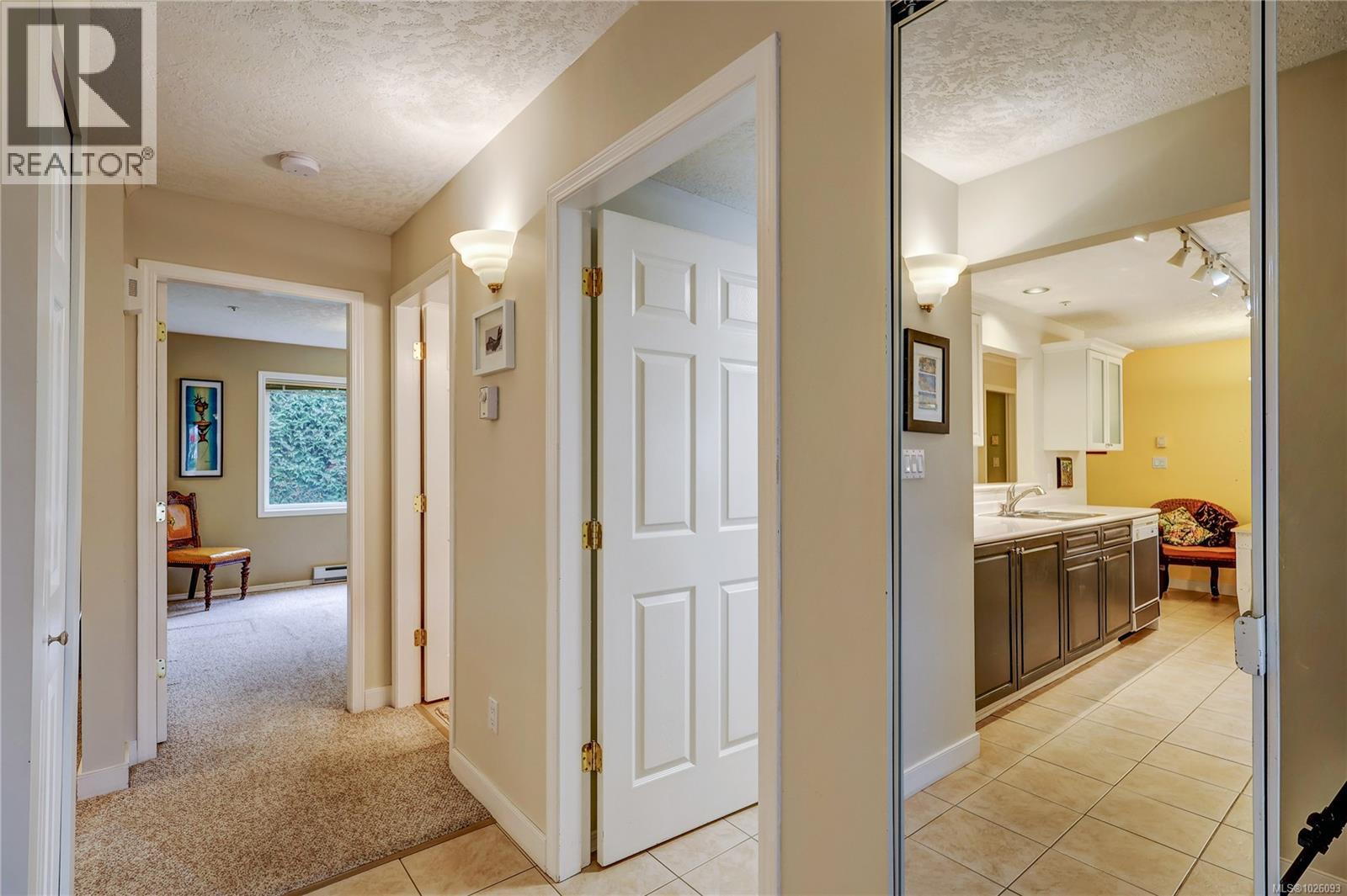 #10 571 BRADLEY ST - Image 3