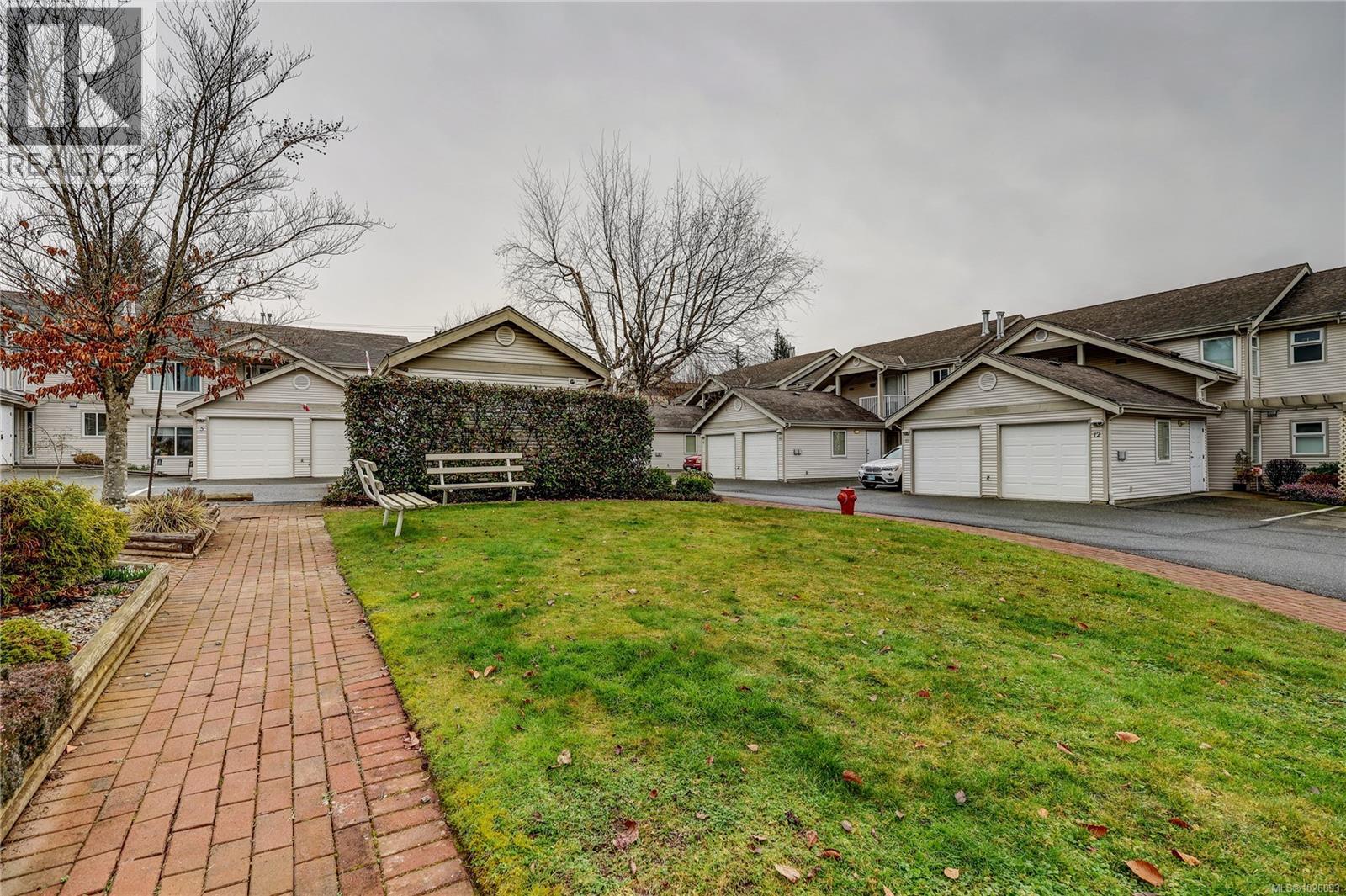 #10 571 BRADLEY ST - 31