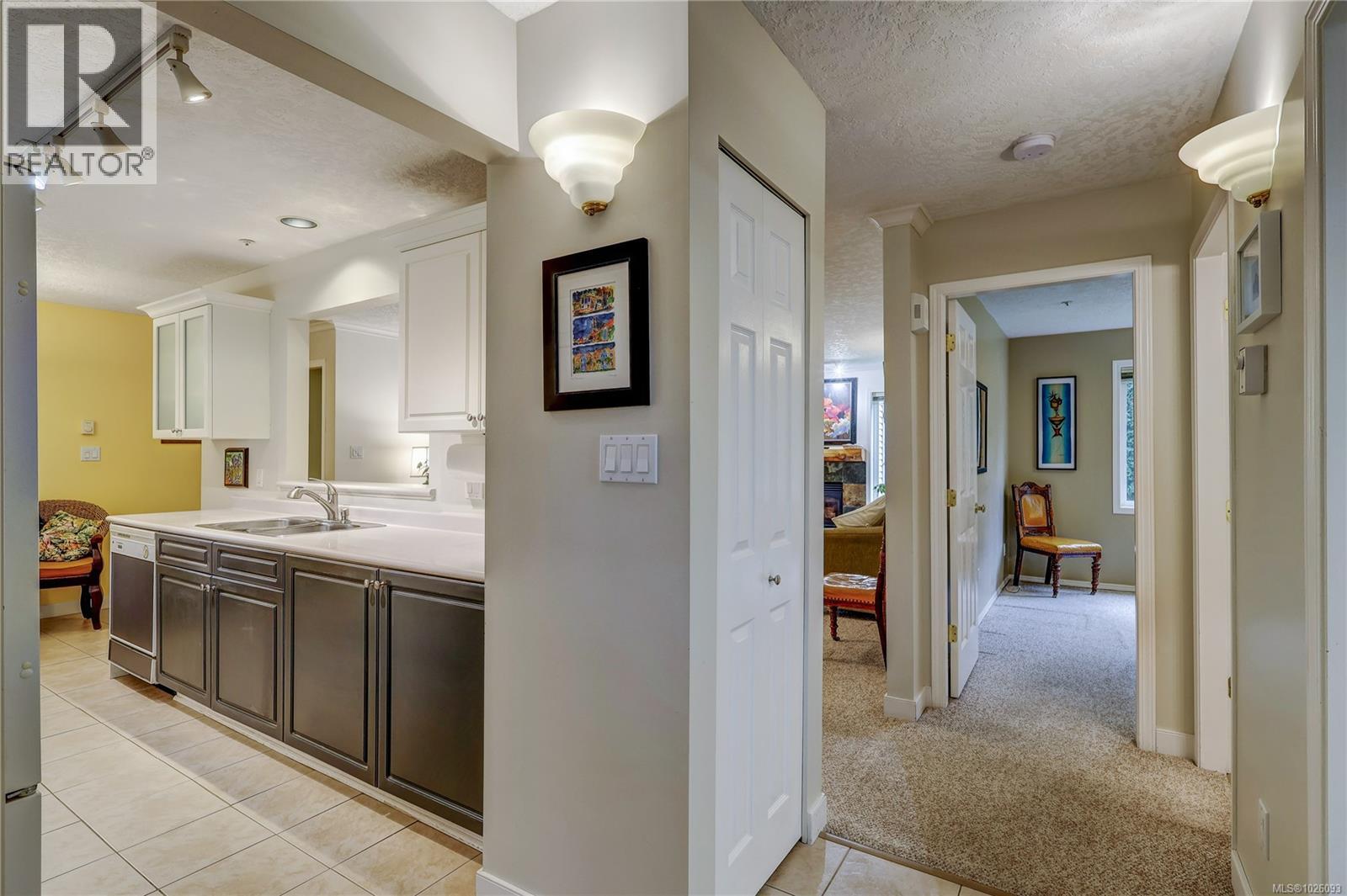 #10 571 BRADLEY ST - 4