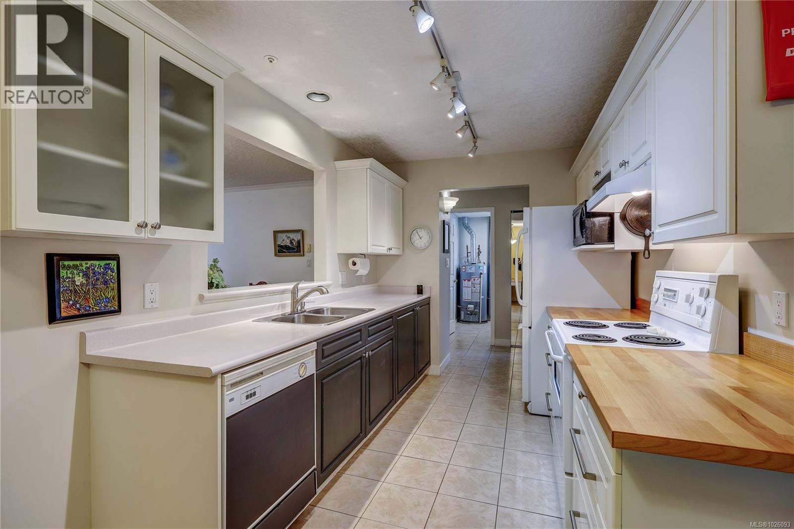 #10 571 BRADLEY ST - 6