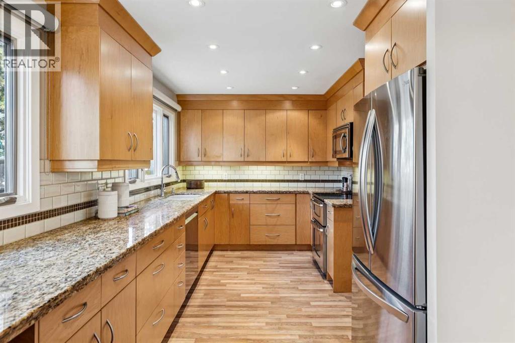 Single Family House for Sale in  OAKWOOD DRIVE  SW Oakridge Calgary 