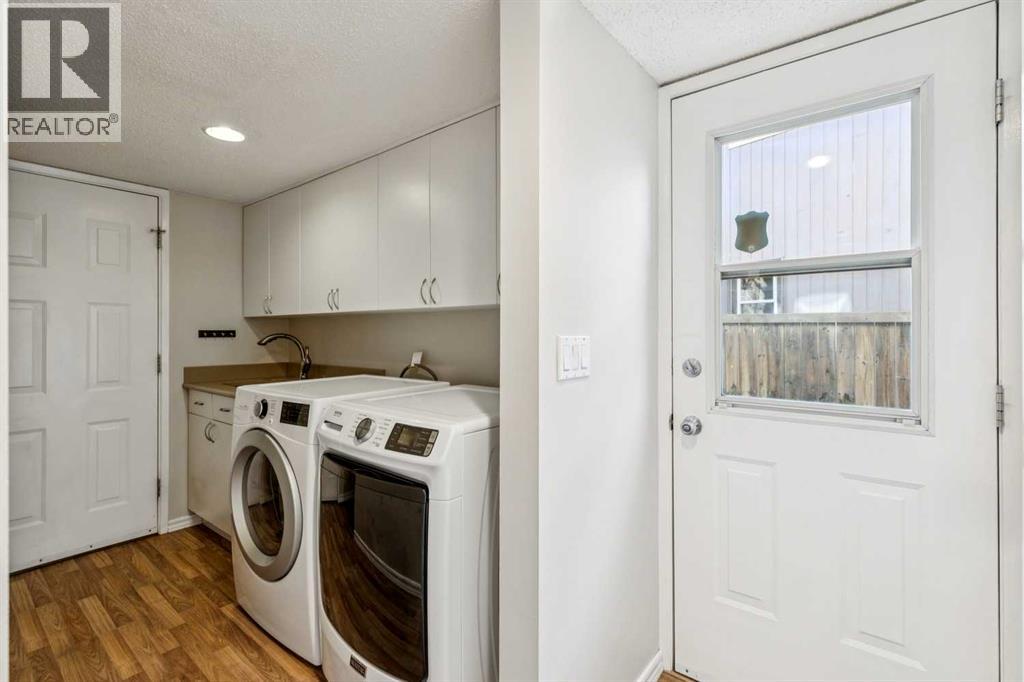 Single Family House for Sale in  OAKWOOD DRIVE  SW Oakridge Calgary 