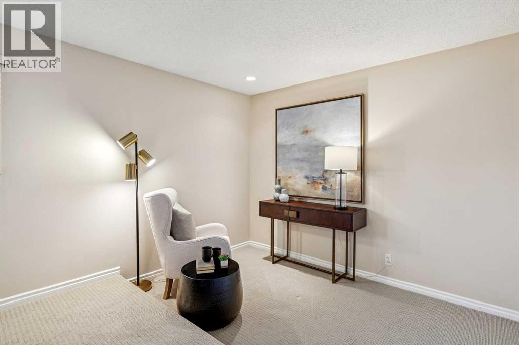 Single Family House for Sale in  OAKWOOD DRIVE  SW Oakridge Calgary 