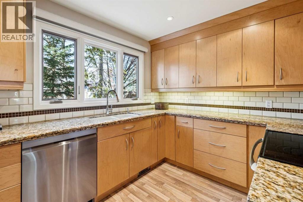 Single Family House for Sale in  OAKWOOD DRIVE  SW Oakridge Calgary 