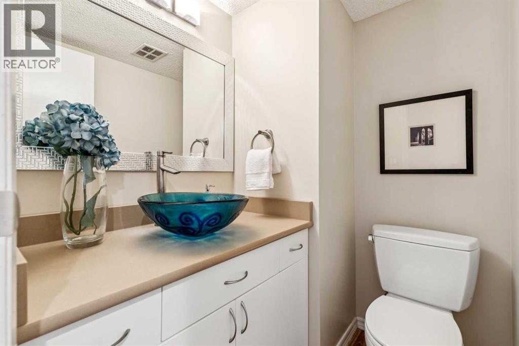 Single Family House for Sale in  OAKWOOD DRIVE  SW Oakridge Calgary 