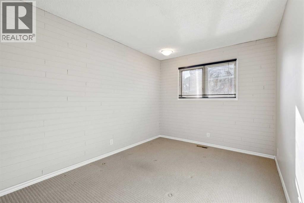 Single Family House for Sale in  OAKWOOD DRIVE  SW Oakridge Calgary 