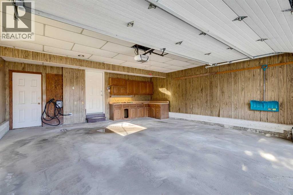 Single Family House for Sale in  OAKWOOD DRIVE  SW Oakridge Calgary 