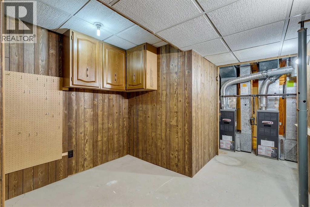 Single Family House for Sale in  OAKWOOD DRIVE  SW Oakridge Calgary 