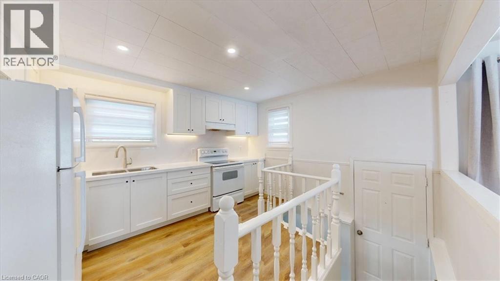 22 BROADVIEW AVENUE - 25