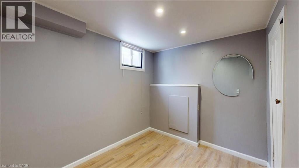 22 BROADVIEW AVENUE - 30