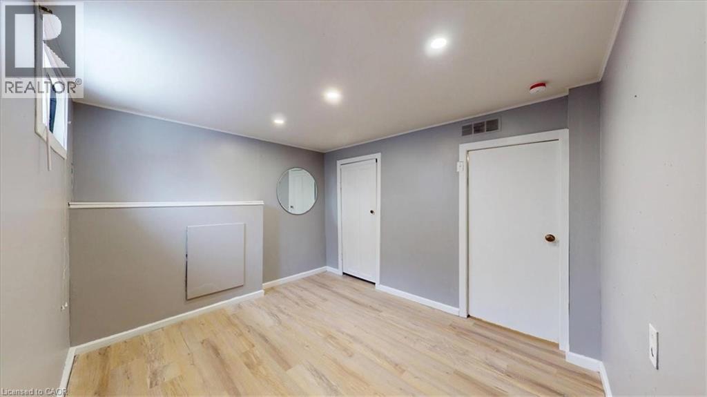 22 BROADVIEW AVENUE - 32