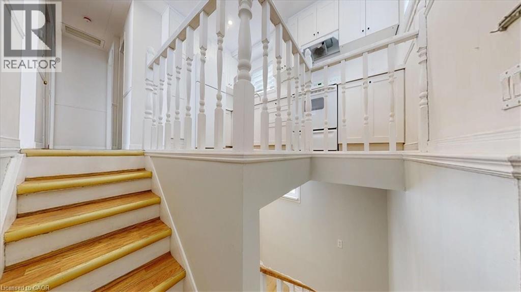 22 BROADVIEW AVENUE - 40