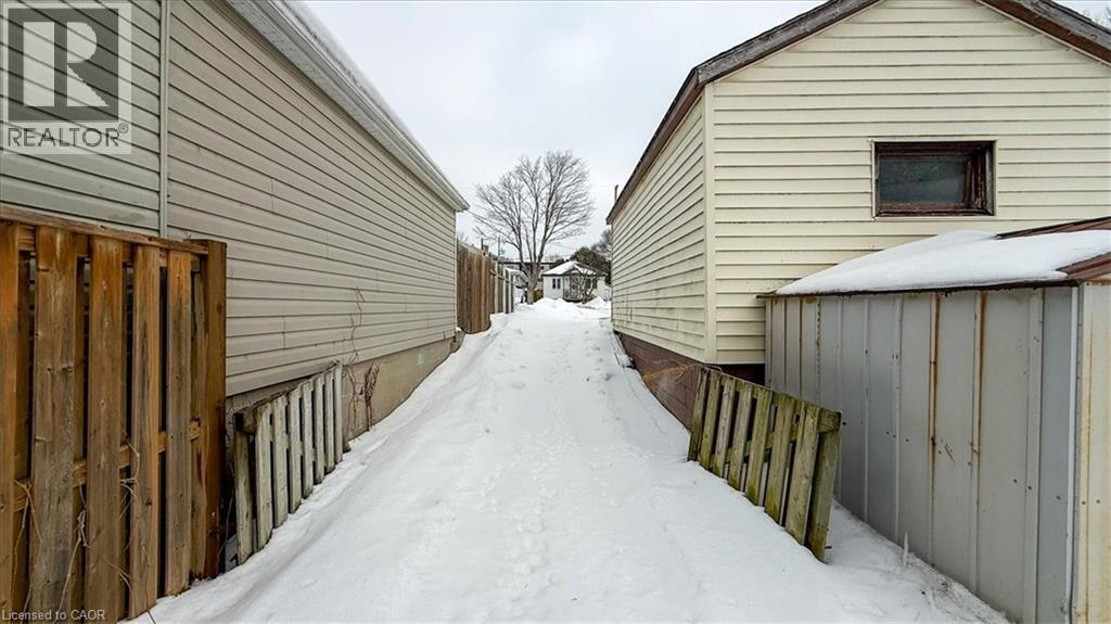 22 BROADVIEW AVENUE - 44