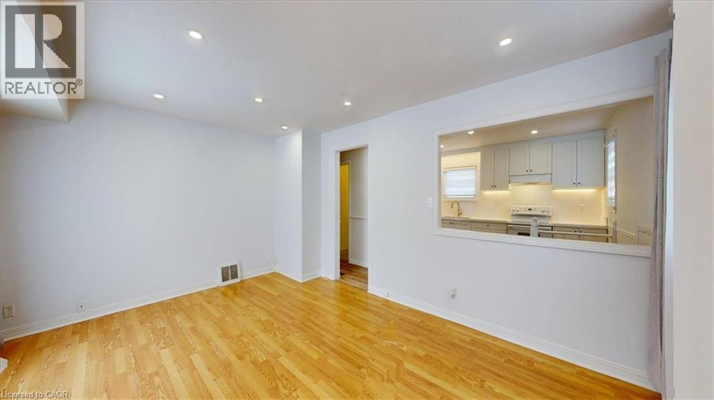 22 BROADVIEW AVENUE - 8