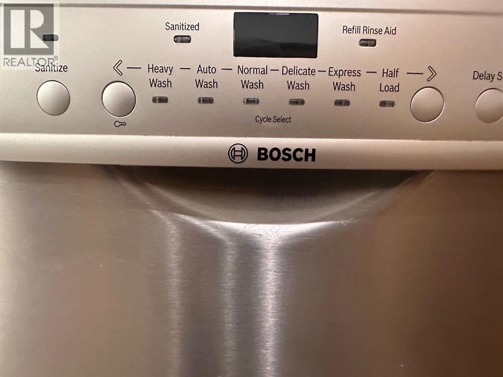 Single Family House for Sale in   Lincoln Way SW Lincoln Park Calgary 