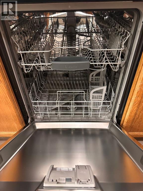 Single Family House for Sale in   Lincoln Way SW Lincoln Park Calgary 