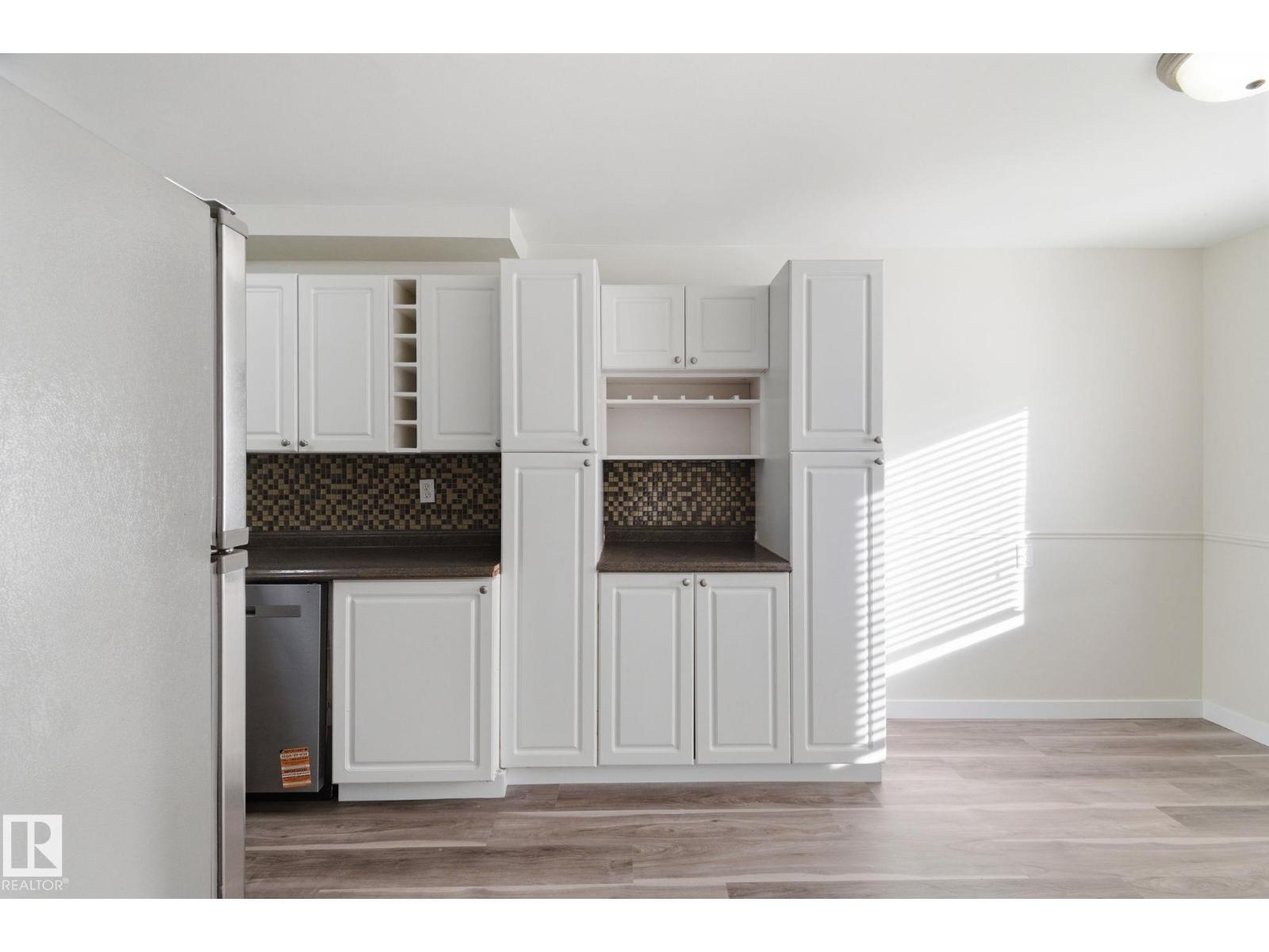 180 LONDONDERRY SQ NW, Edmonton