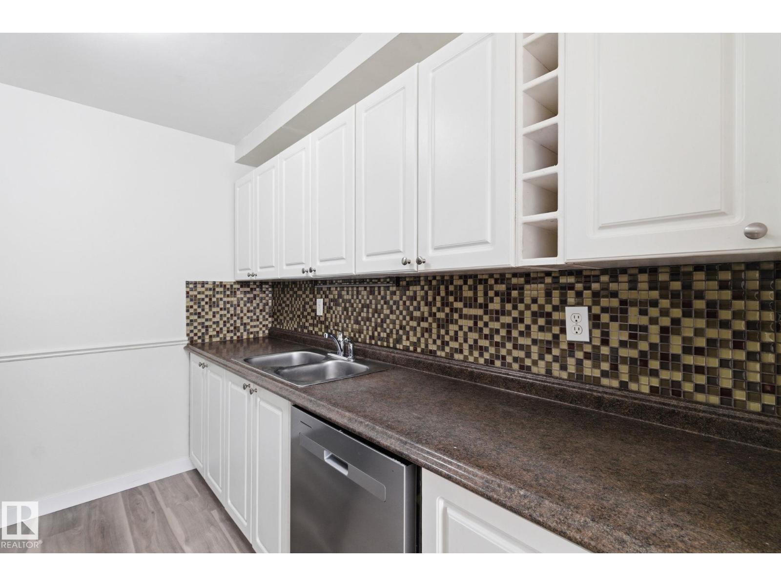 180 LONDONDERRY SQ NW, Edmonton