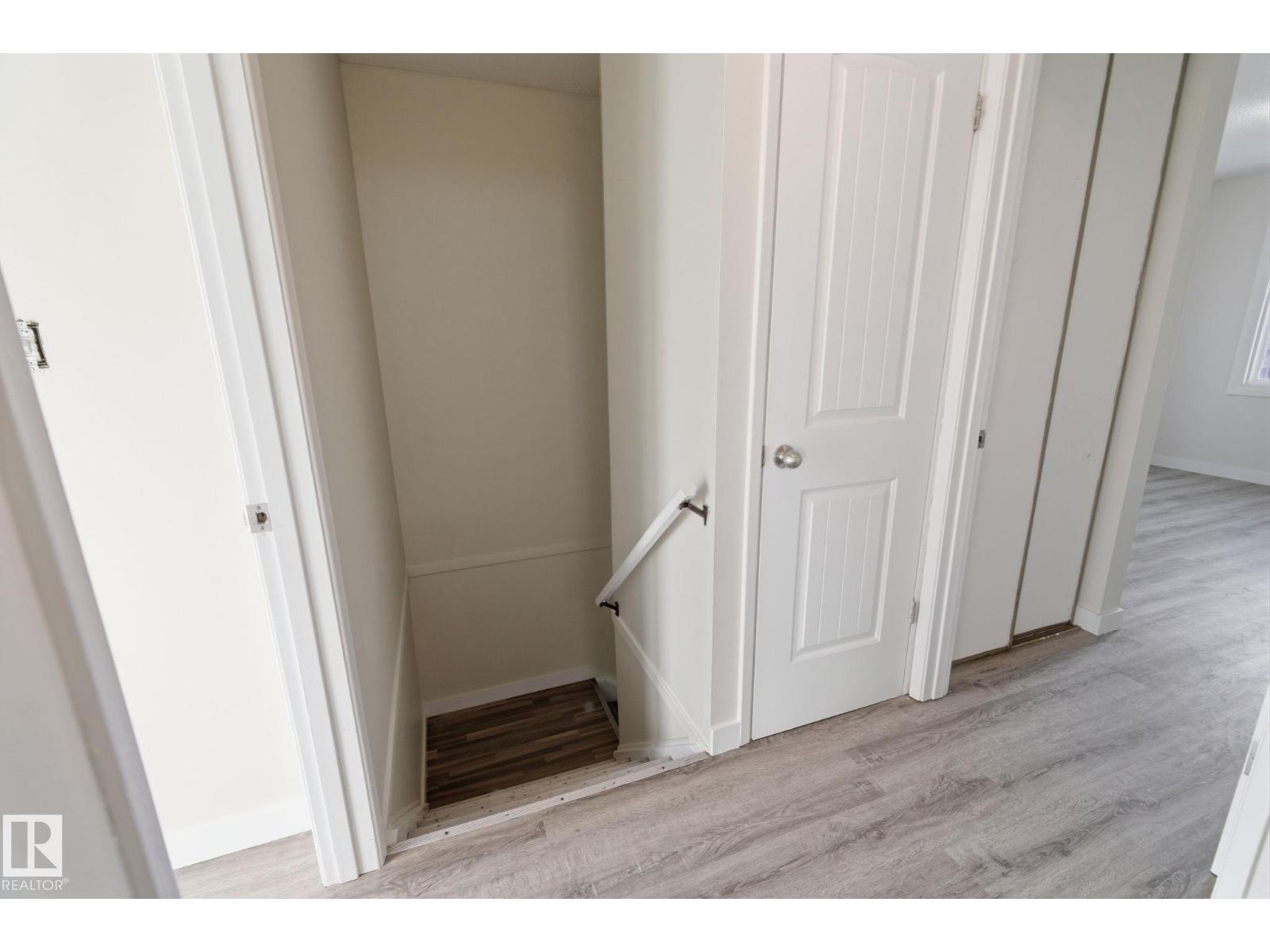 180 LONDONDERRY SQ NW, Edmonton