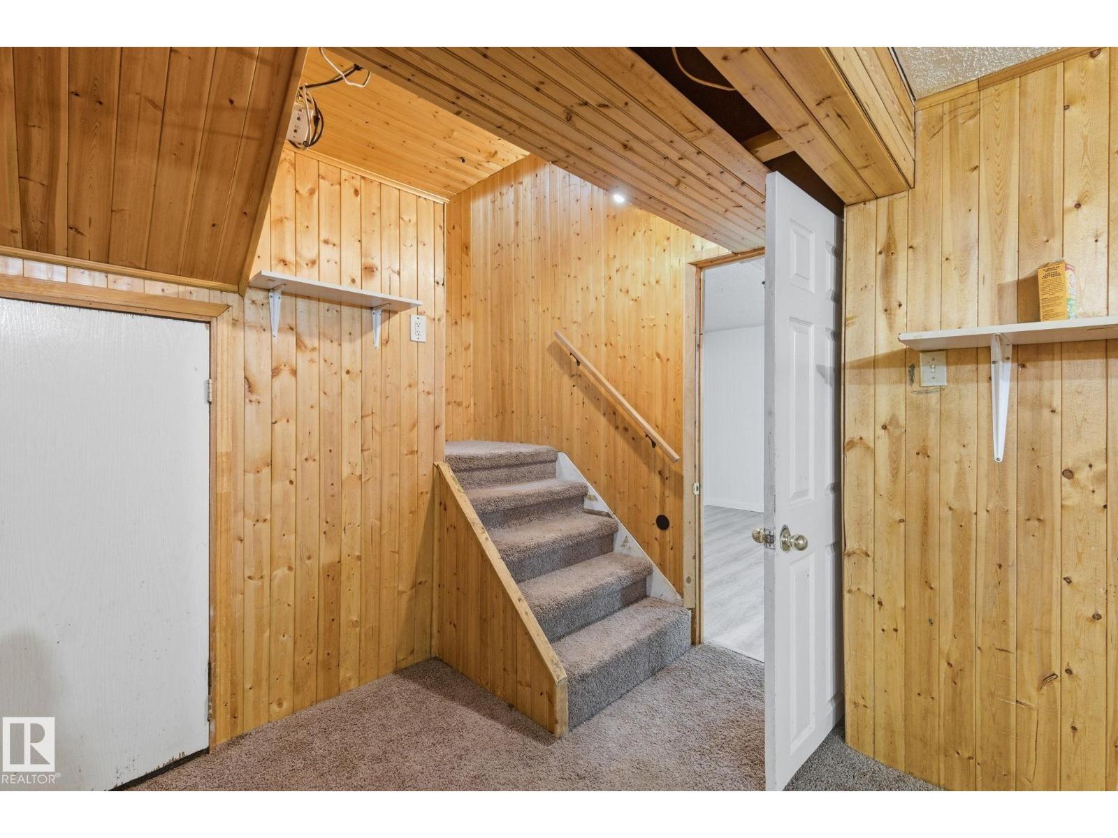 180 LONDONDERRY SQ NW, Edmonton