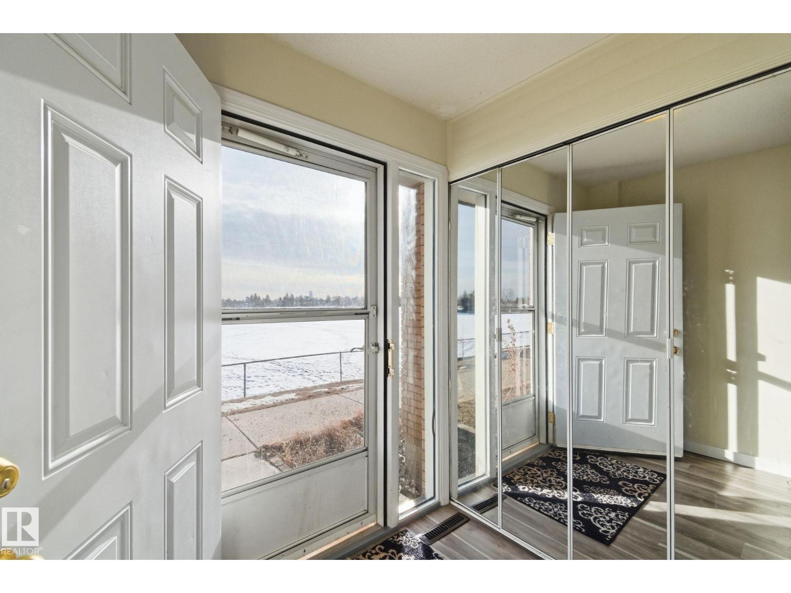 180 LONDONDERRY SQ NW, Edmonton