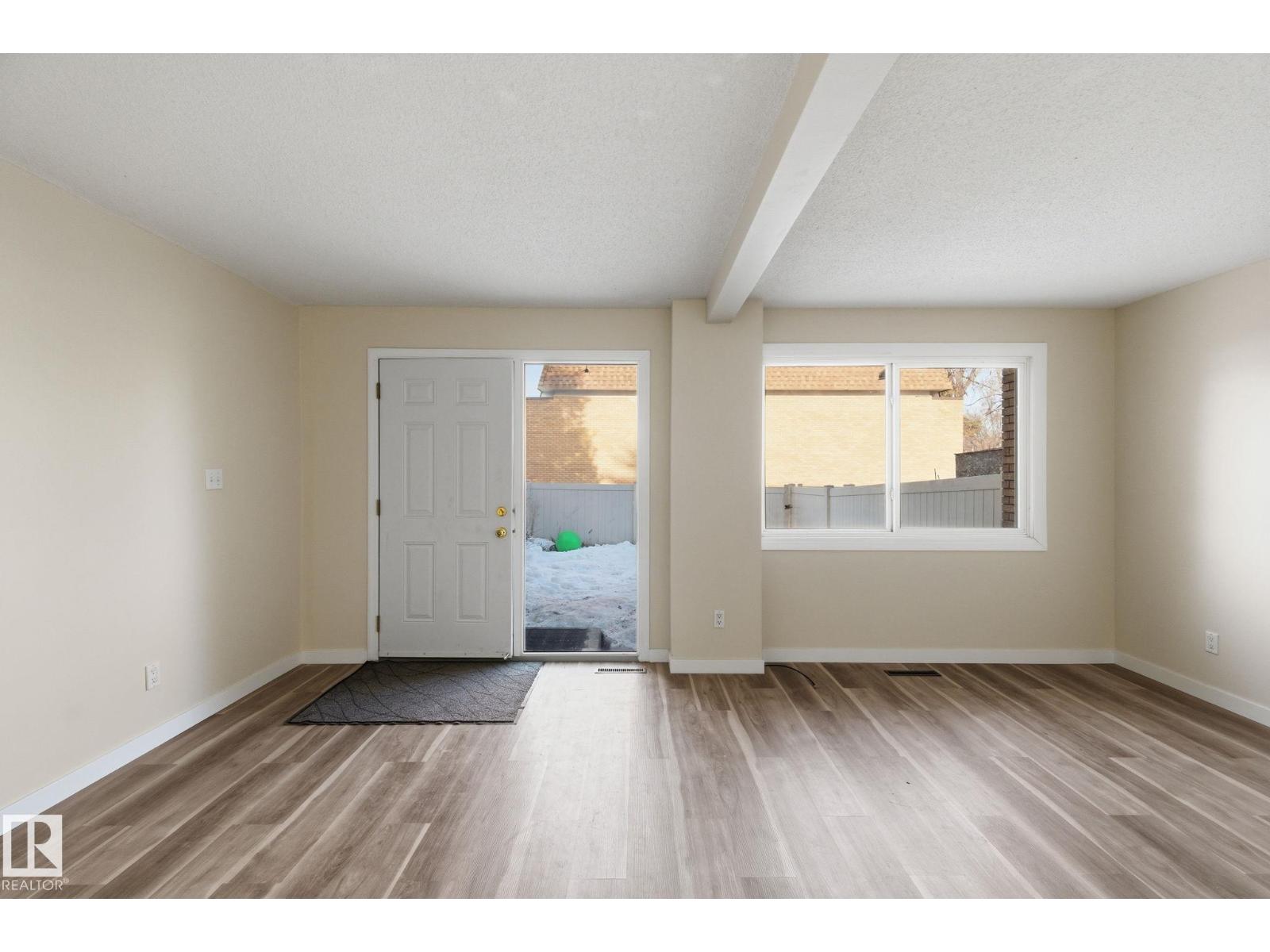 180 LONDONDERRY SQ NW, Edmonton