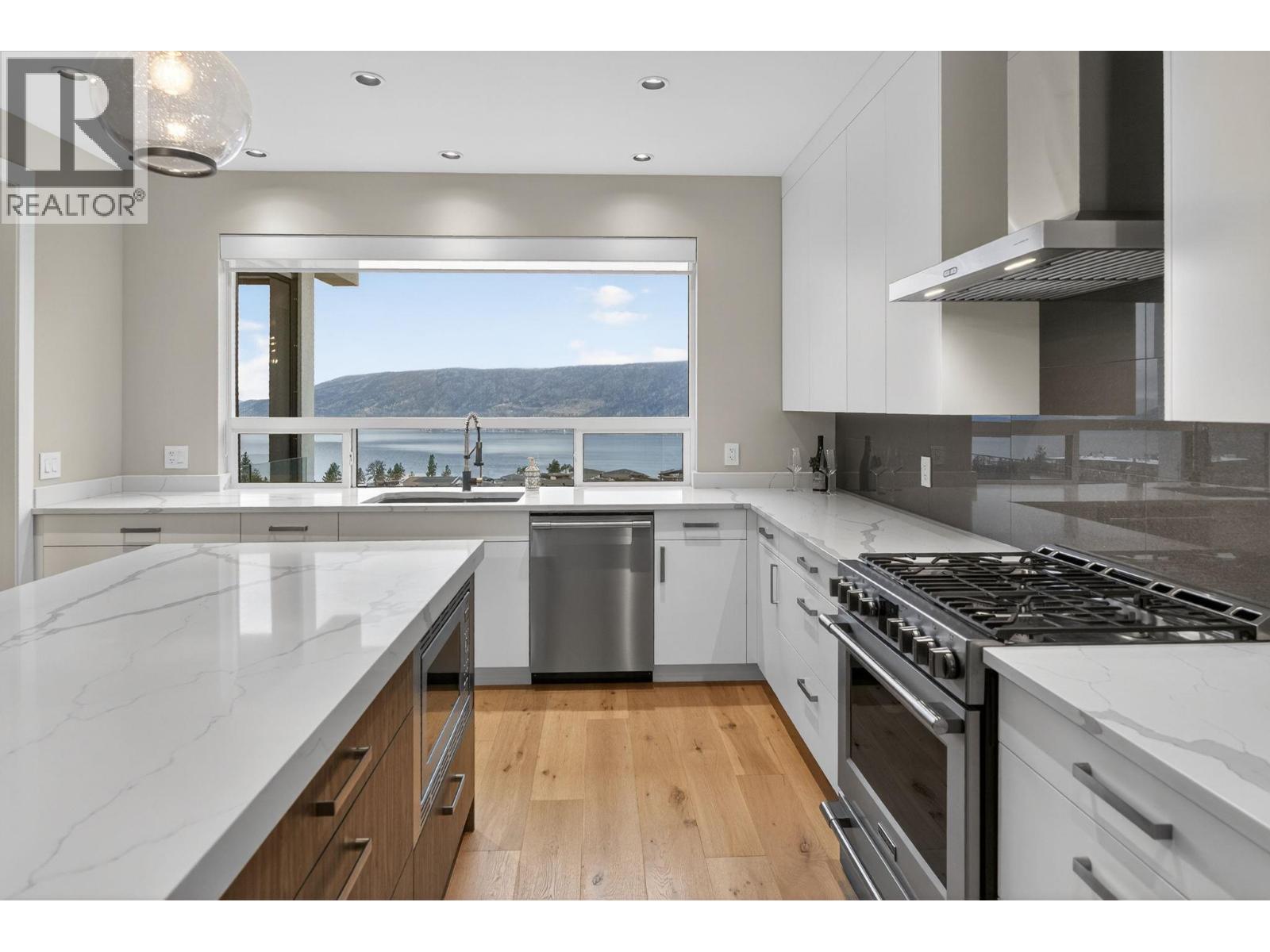  9882 Beacon Hill Drive, Lake Country