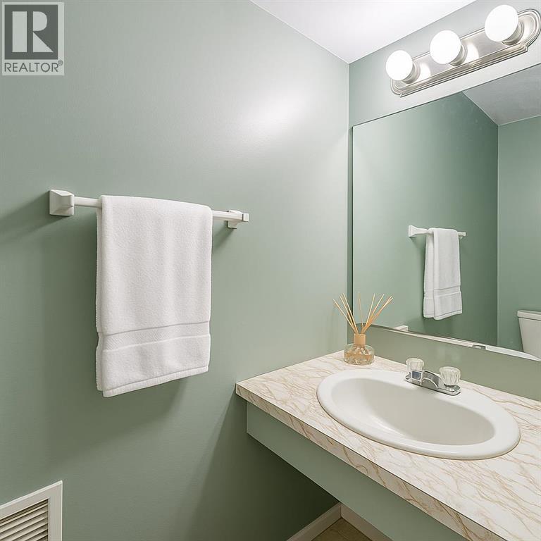 Single Family House for Sale in    Avenue SW Glamorgan Calgary 