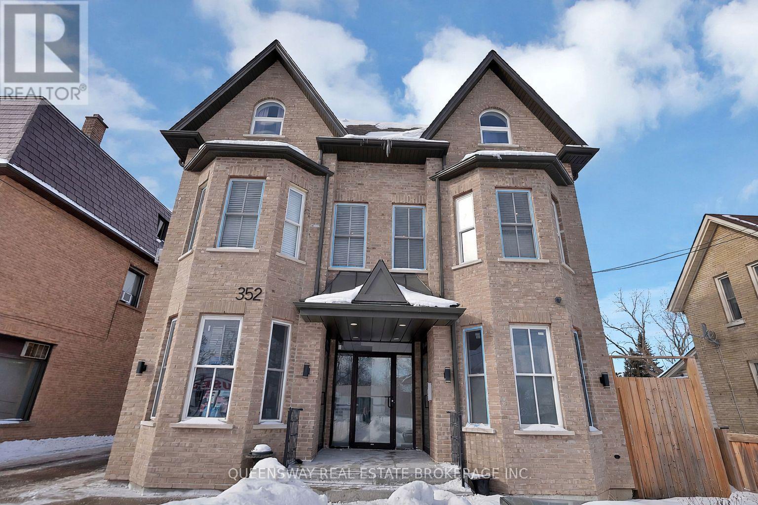 352 Main Street North 3A