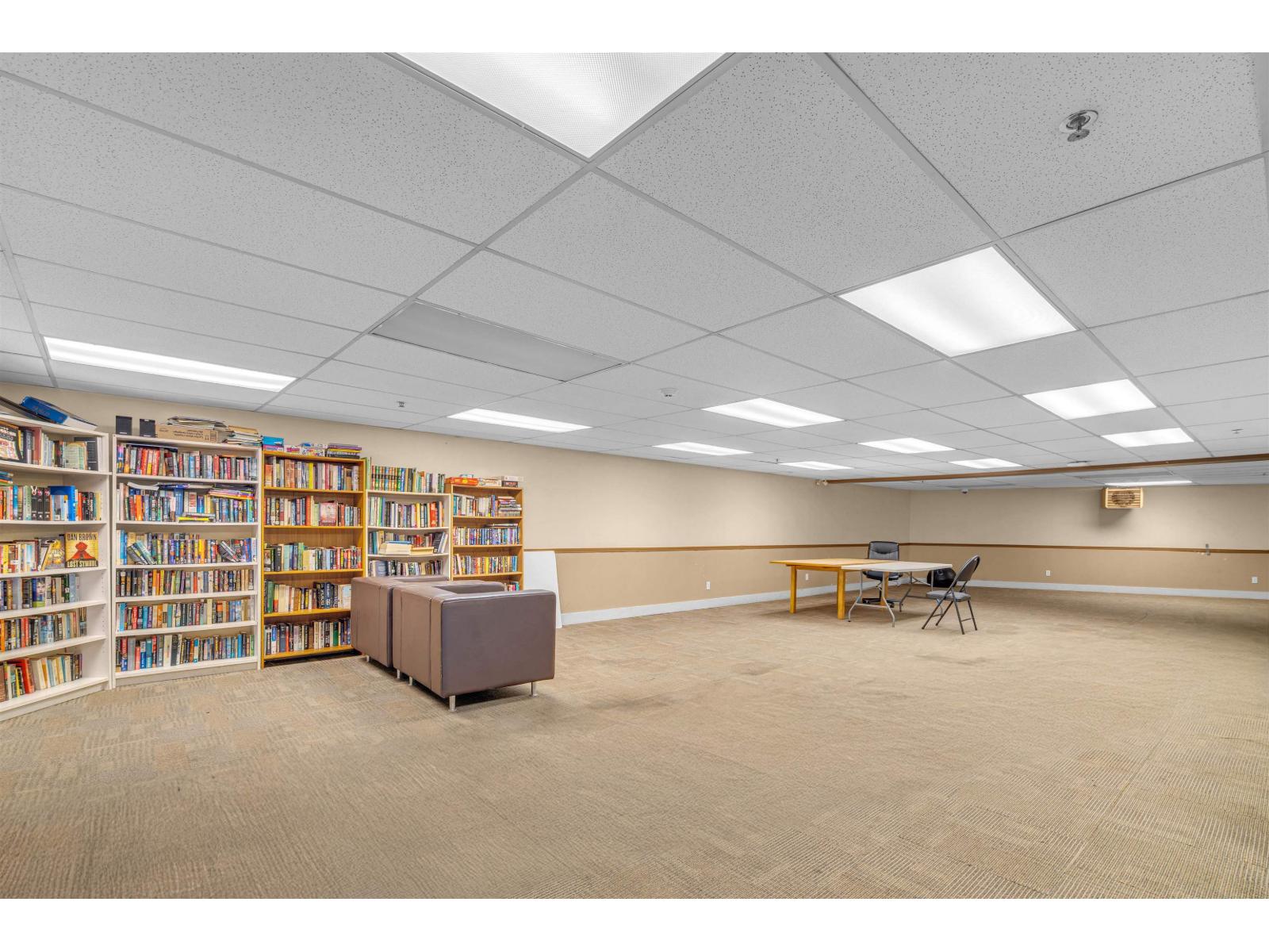 210 15220 GUILDFORD DRIVE, Surrey