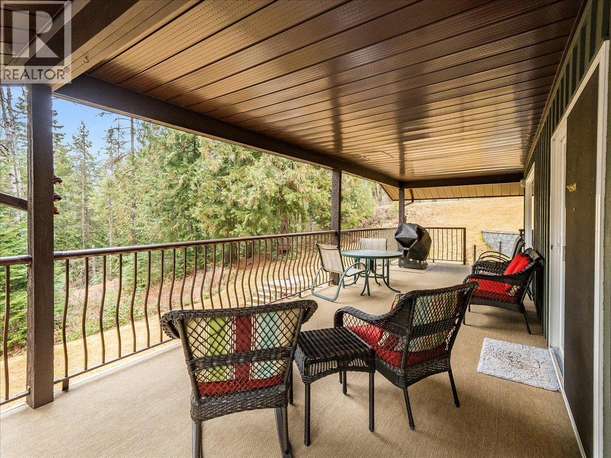 2162 Old Salmo Road, Fruitvale