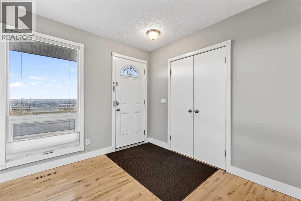 Single Family House Bungalow for Sale in  Lysander Drive SE Ogden Calgary 