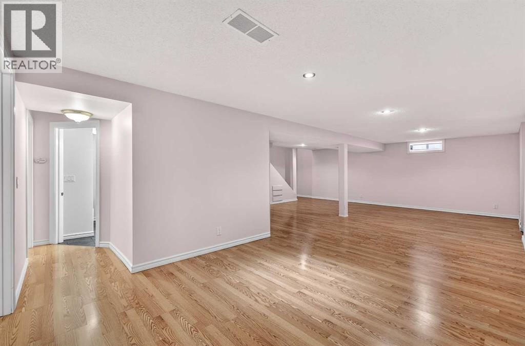 Single Family House Bungalow for Sale in  Lysander Drive SE Ogden Calgary 